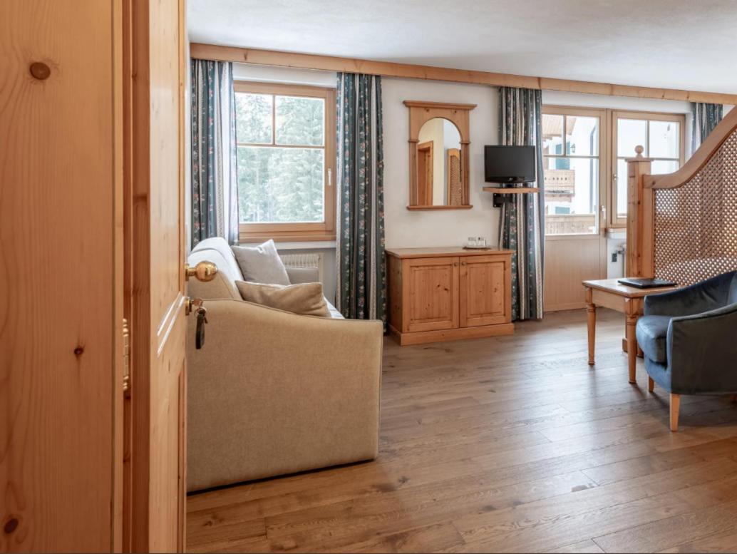 Hotel Bad Waldbrunn Monguelfo-Tesido / Welsberg-Taisten Екстериор снимка